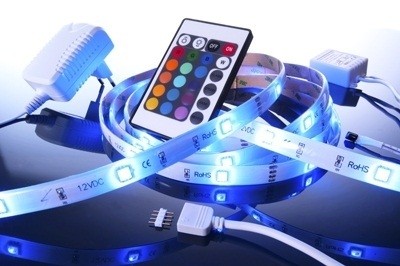 LED-Strip Komplettset, 5m, RGB, IP65, kürzbar, dimmbar, inkl. Controller &amp; Netzteil